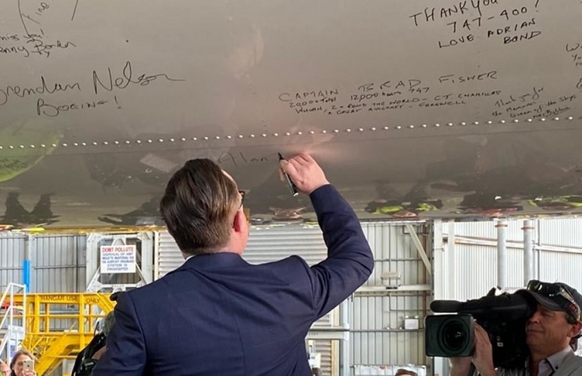 “This aircraft changed world aviation. It changed Qantas and changed Australia.” Alan Joyce, CEO, Qantas signs the company’s last 747 prior to making if final flight to retirement.